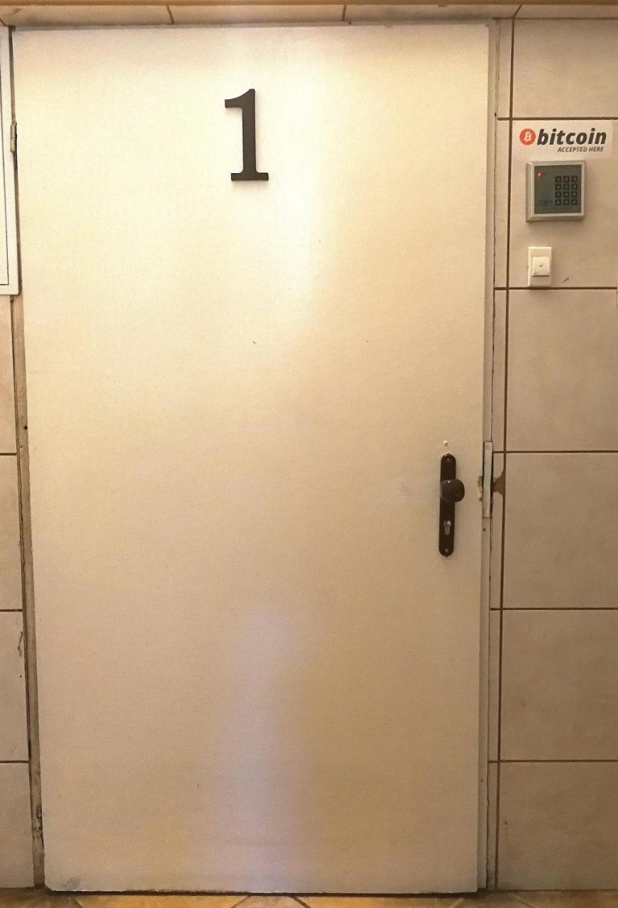 Cosy Dungeon Double Room With Ac Краков Экстерьер фото